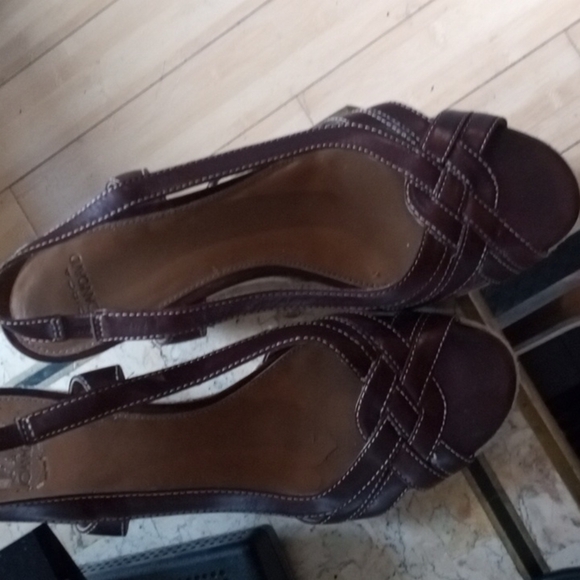 Joan and David Wedge Sandels 81/2 - Picture 1 of 7